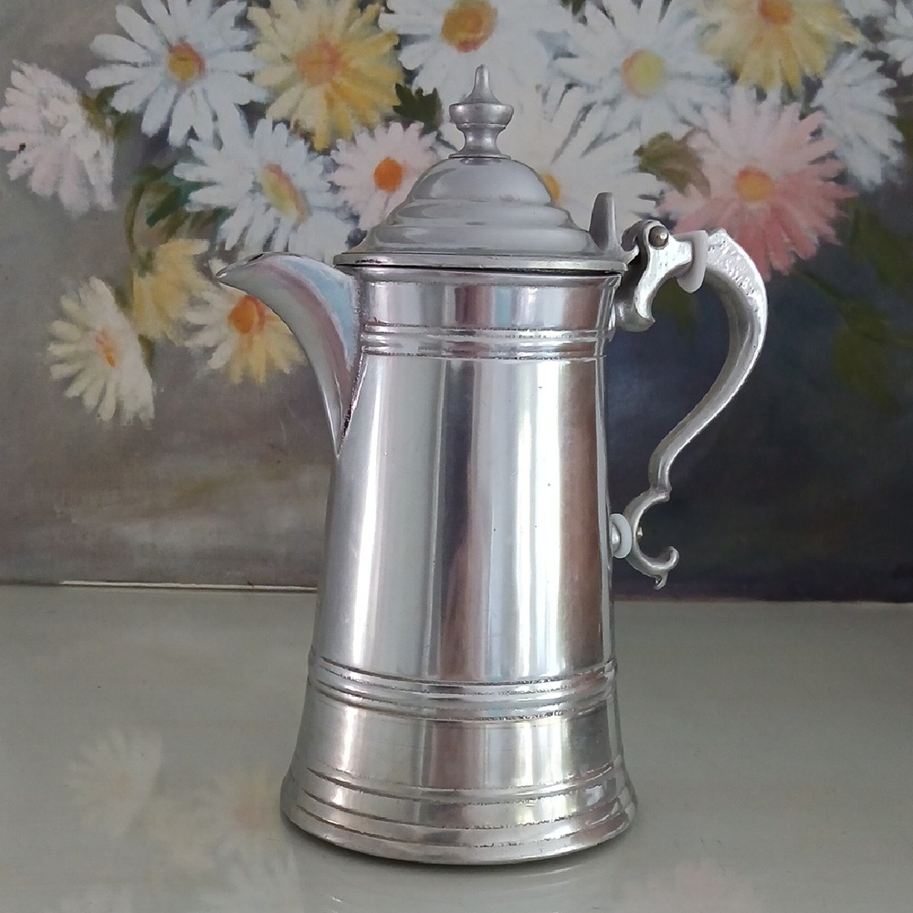 Wilton Columbia PLOUGH TAVERN Pewter Teapot Coffee Pot Flagon 8" Hinged Lid